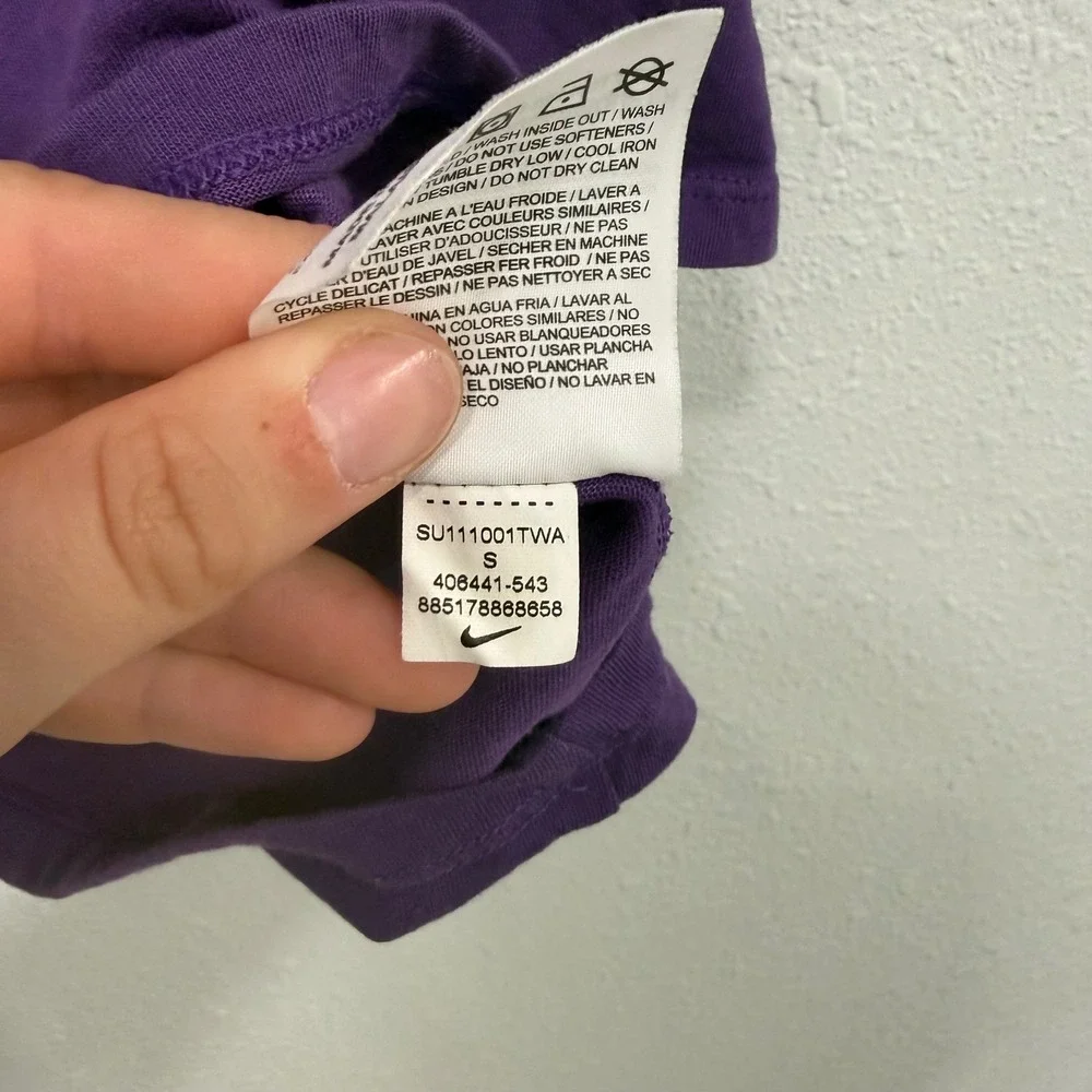 Nike Running Dri-FIT Shirt Womens Small Purple Pink Pinwheel Swoosh 408441-543